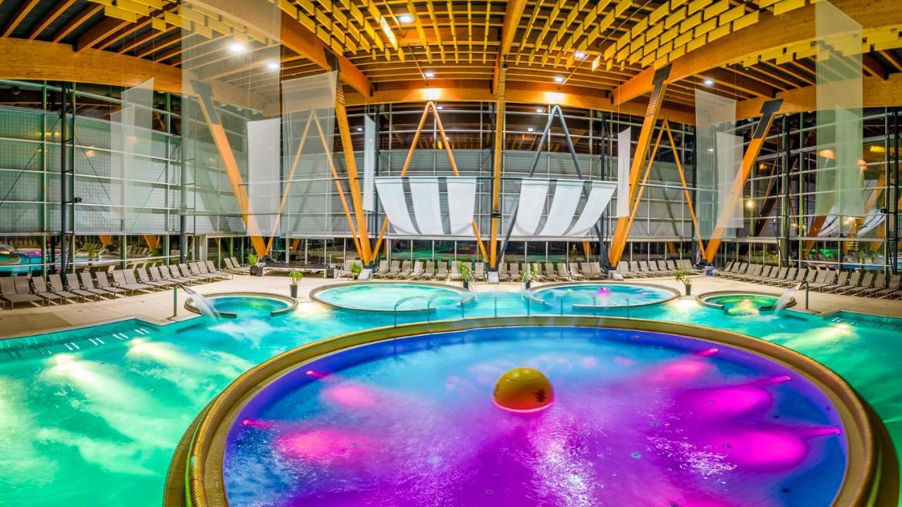 Aquacity Mountain View Hotel 4*