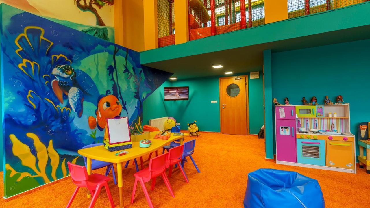 Aquacity Mountain View Hotel 4*