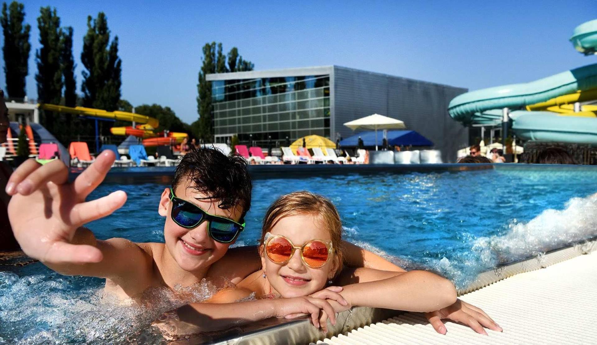 Hotel Aquacity Mountain View Poprad