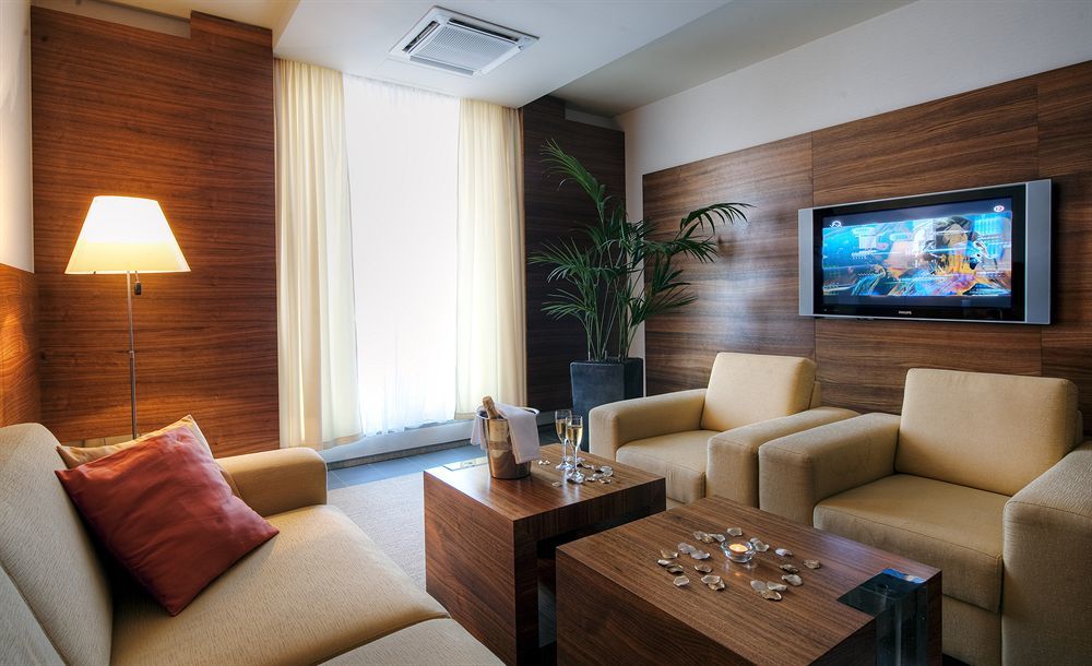 Hotel Aquacity Mountain View 4*