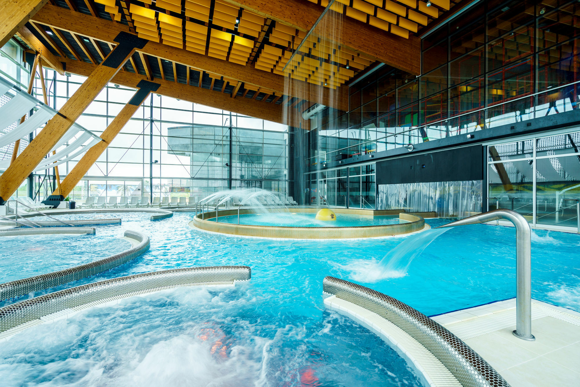 Hotel Aquacity Mountain View Poprad